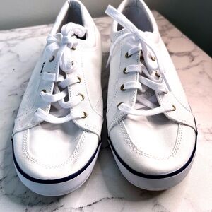 New ladies Keds size 9. Never worn.